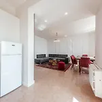 Eldo Paradise Apartament *
