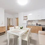 Apartament Eldo Paradise *