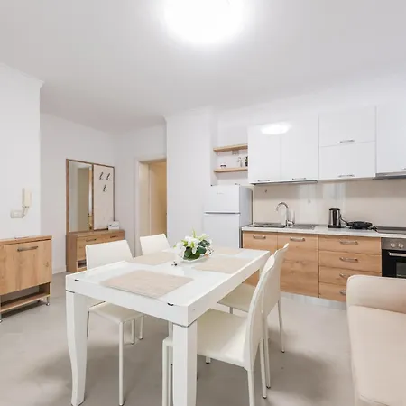 Apartment Eldo Paradise *